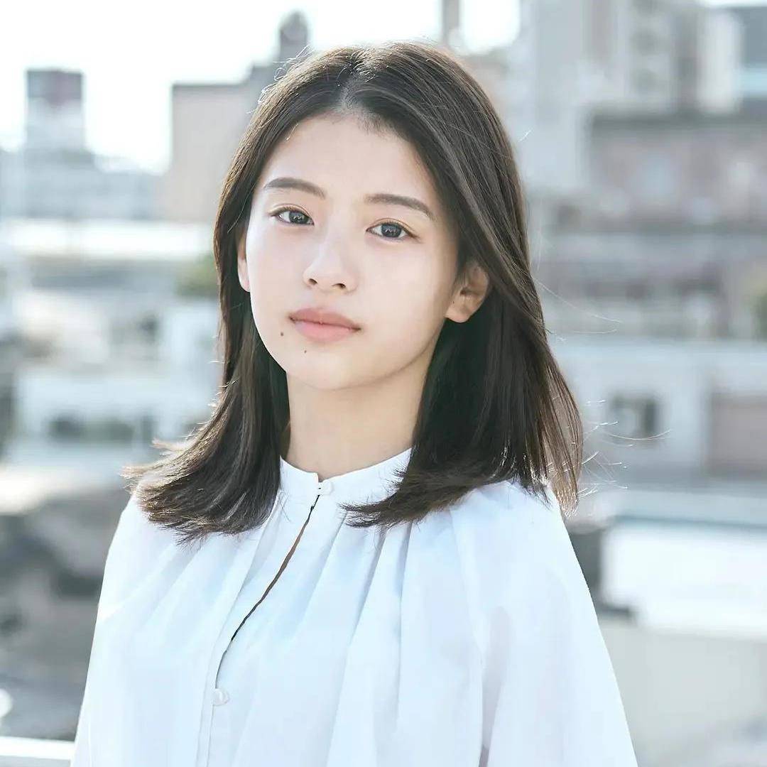 朦胧的山荷叶西村世奈