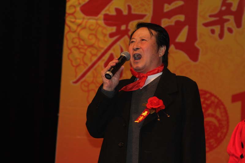 驾驭风男孩朱天龙