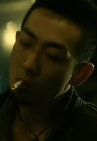出戏伟